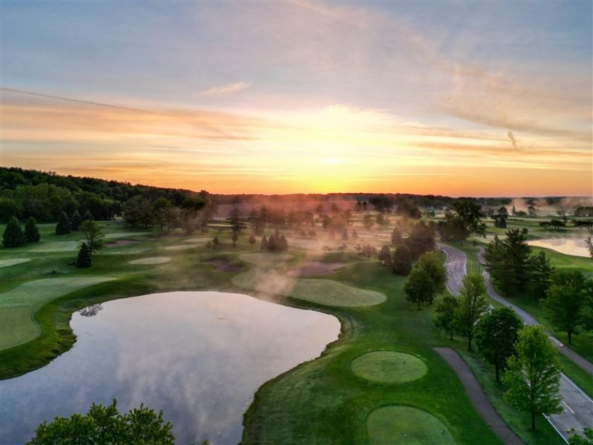 Lake Geneva's Family-Friendly Barn Hollow 18-Hole Par 3 Golf Course